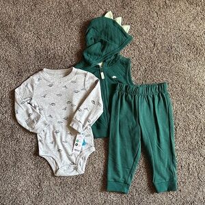 NEW! Carter's baby boys 3 pieces dinosaur print outfit in green and gray.